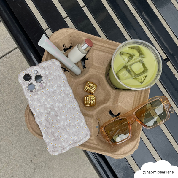 Wavy Phone Case - Nude Flowers